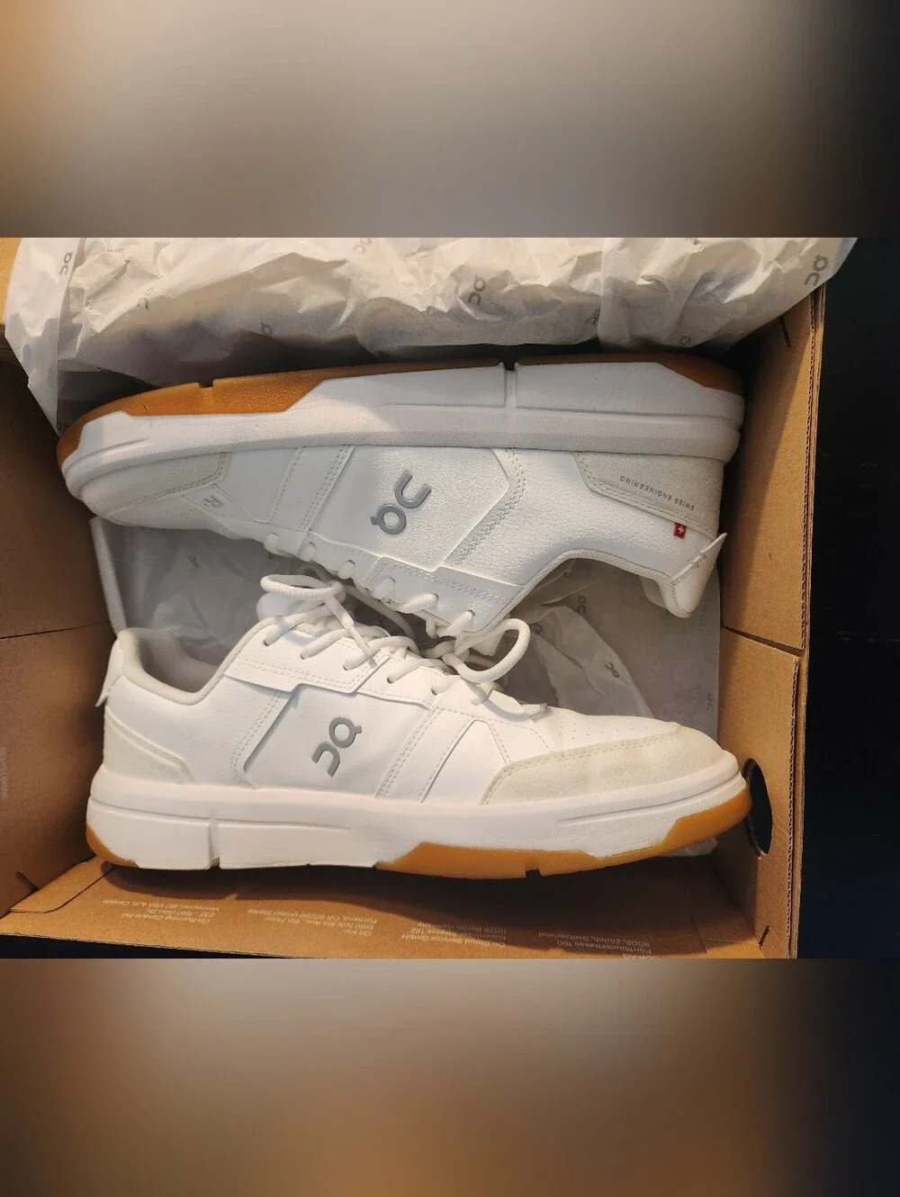 On Running Roger Clubhouse White Low-Top Sneakers with Gum Outsole. QC. Run Big